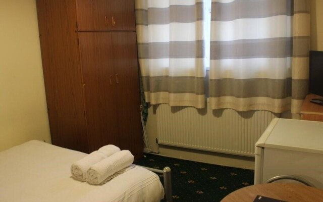 Whitechapel Rooms