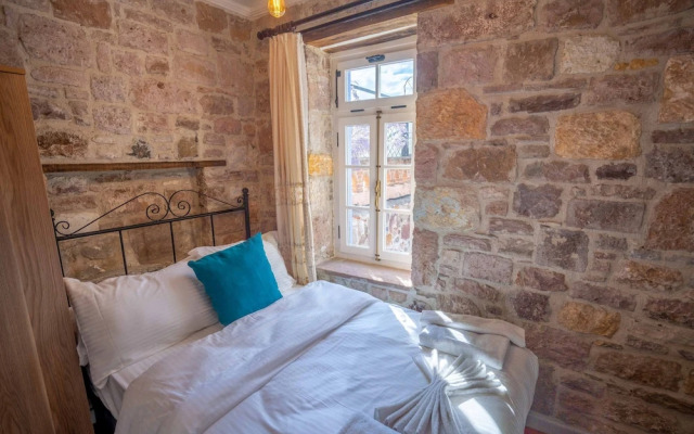 Cunda Alesta Otel