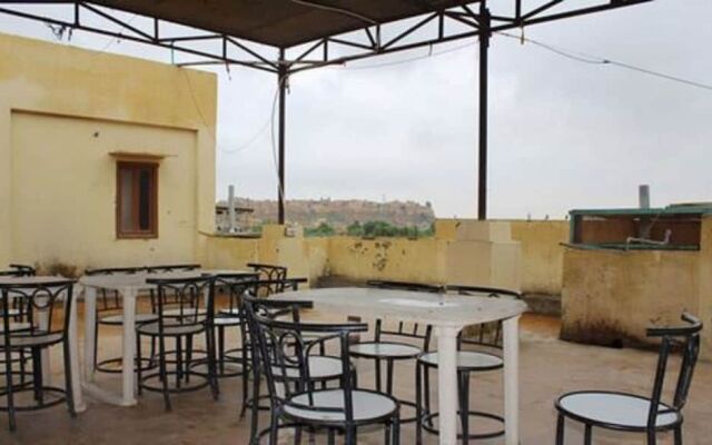 ADB Rooms Hotel Vallabh Darshan