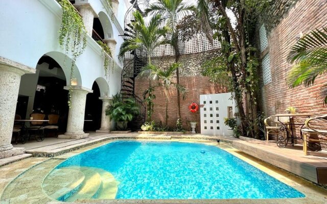 "8aps-4 Luxury House in the Historic Center With Pool Air Conditioning and Wifi"