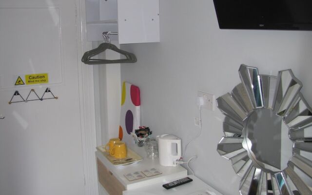 Ashmira Guest House