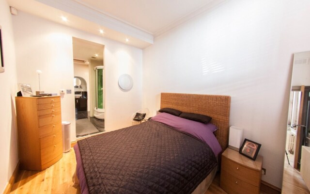 Modern and Spacious Chic Flat in Knightsbridge