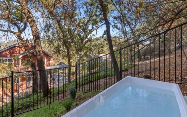 Posh Hillside Suite with Pool & Hot Tub