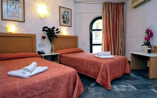 Karteros Hotel