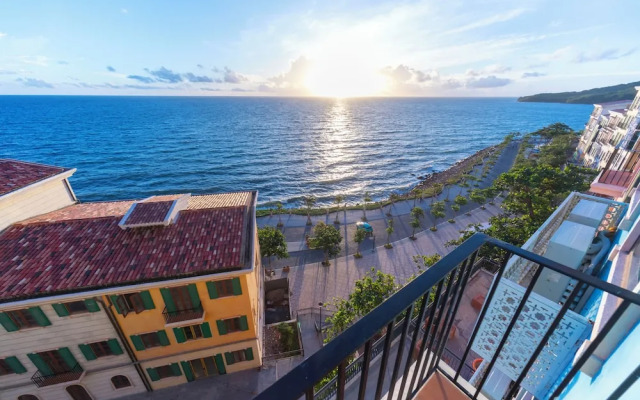 SOLANA Hotel Sunset Town Phu Quoc