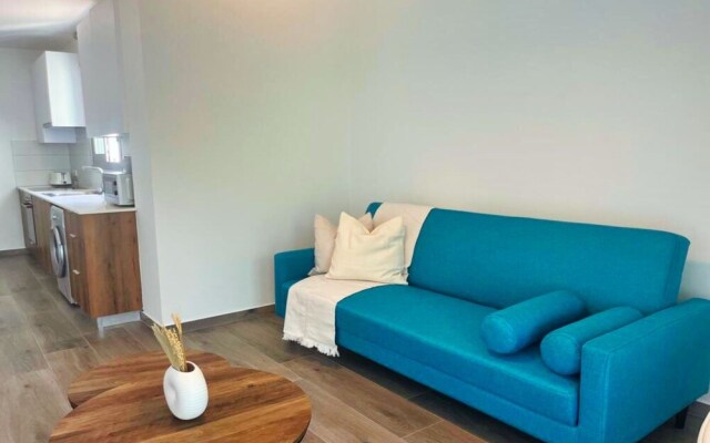 Phaedrus Living Coral Suites Harmony