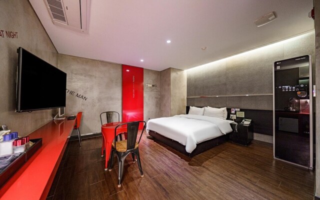 Moor Hotel by Aank Mokpo