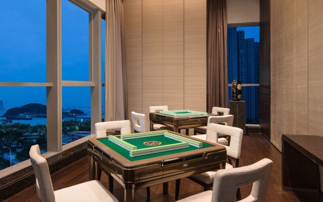 HUALUXE Xiamen Haicang Harbour View by IHG