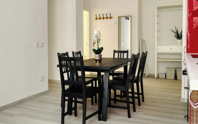 JOIVY Charming 2BR Flat near City Life