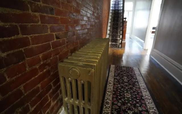 1210 Roland Way- Apartment