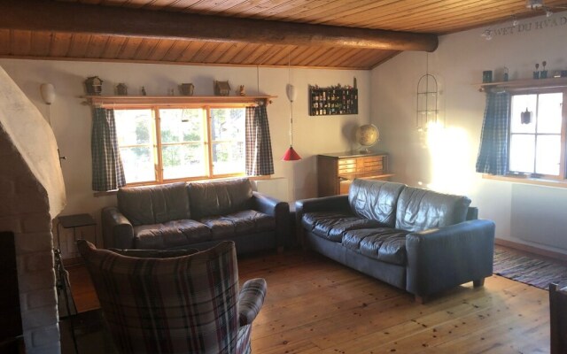 Beautiful 4-5 Persons Cottage in Alvdalen