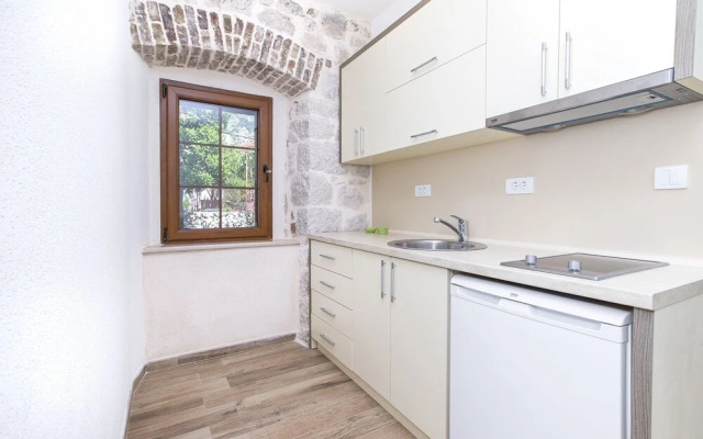 Apartments Mezini 11