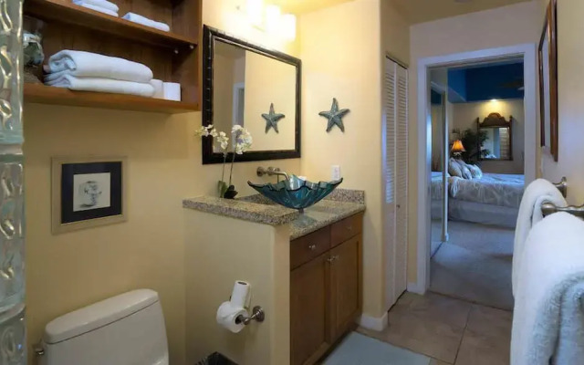 The Beach Villas w/ Pool Hot Tub & A/c!