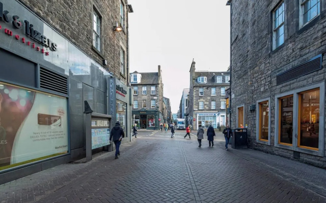 Peaceful City Retreat in Edinburgh's Heart