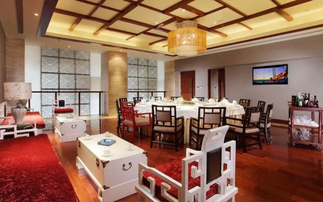 Phoenix Waterside Gloria Resort