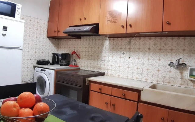 Double Room in Athens Smart Shared Home