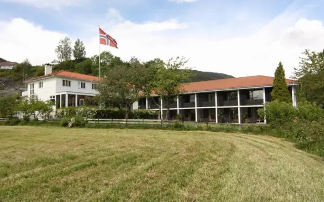 Strandebarm Fjord Hotel