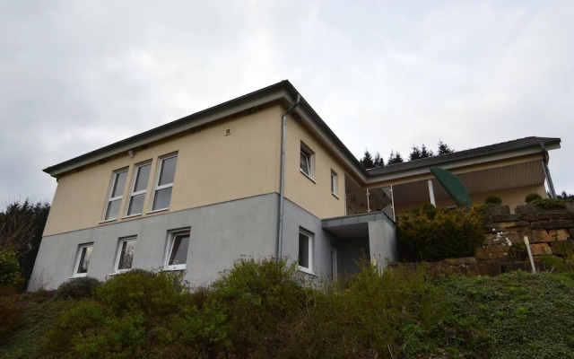 Charming Apartment in Weinsheim with Garden