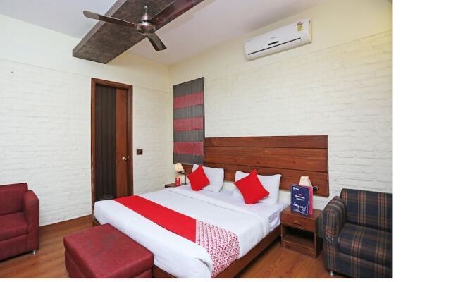 The Townhouse By FabHotel