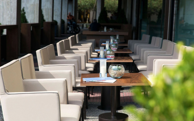 Отель NJV Athens Plaza