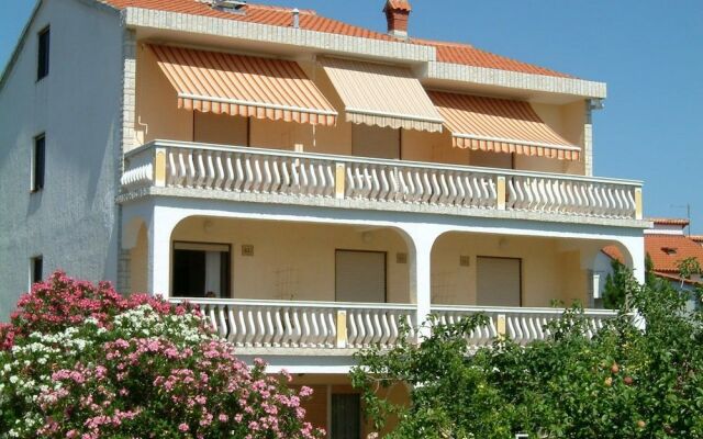 Guesthouse Mira