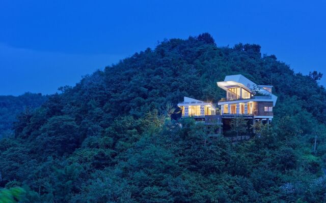 Seven Havens Residence