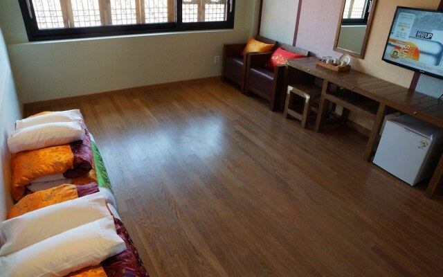 Jeonju Hanok Taejogung Hotel