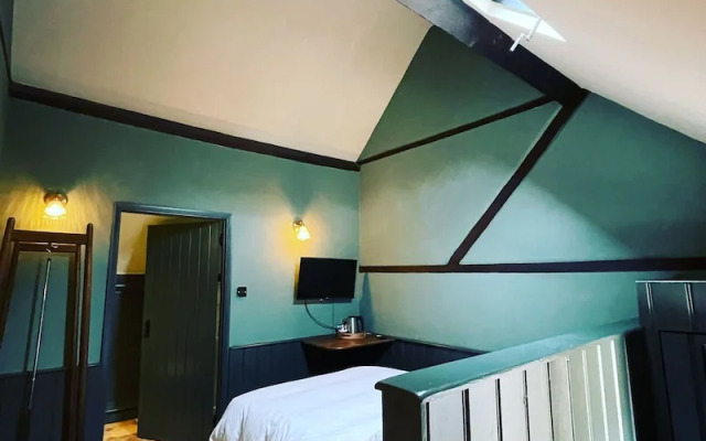 The Plume of Feathers