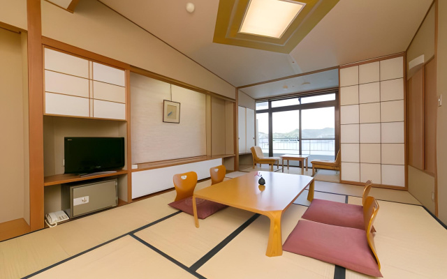 Hotel Urashima – Guest Rooms – Wakayama