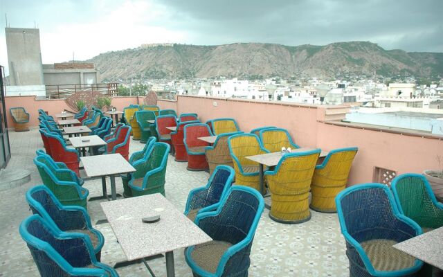 OYO 2105 Hotel Royal Sheraton