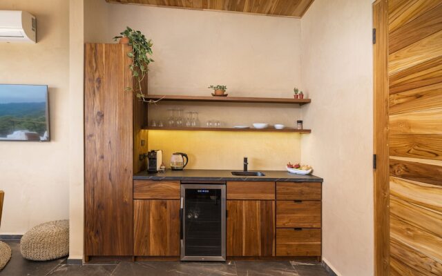 LALOON Luxury Suites - Adults Only