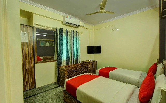 OYO 10321 Century Residency