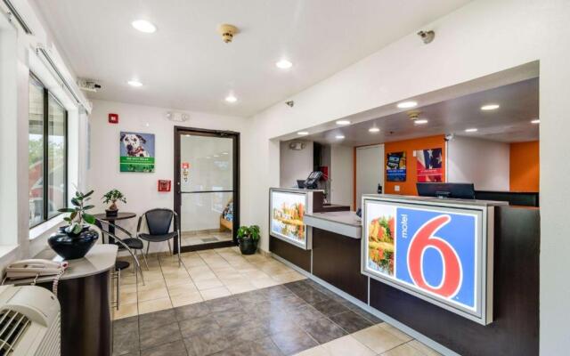 Motel 6 Rolling Meadows, IL - Chicago Northwest