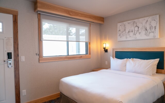 Tunnel Mountain Resort