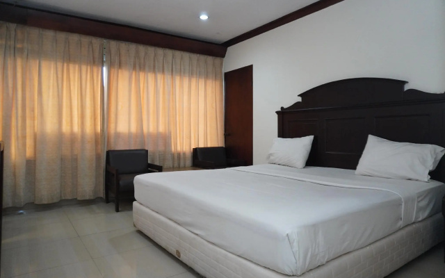 Siantar Hotel Parapat – Guest Rooms – Parapat