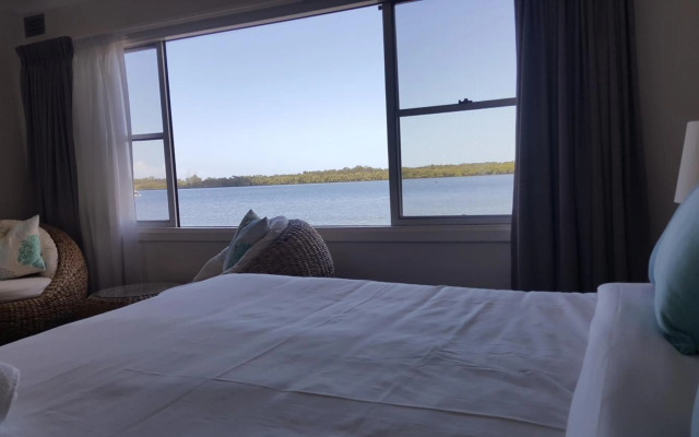 Villa Riviera on River Front