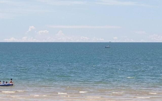 Hua Hin 1 Bedroom pool view near beach, cicada