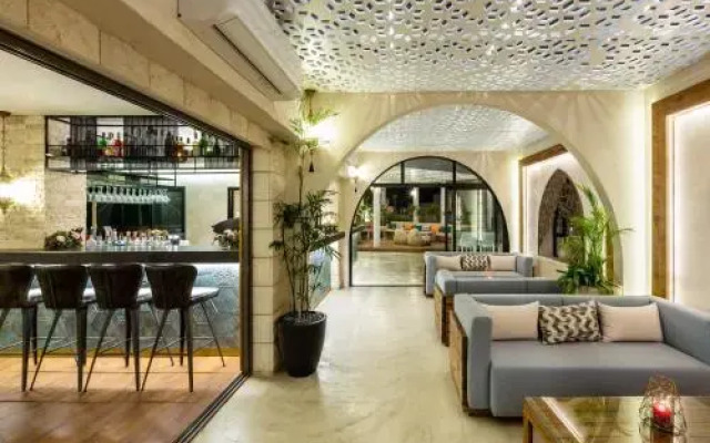 Ramada Olivie Nazareth