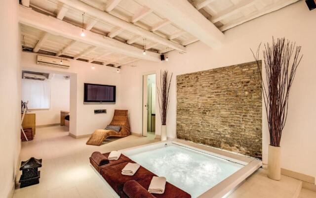 YH Jacuzzi Suite