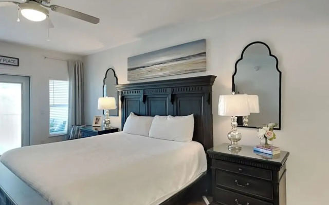 Pavilion Palms #103b