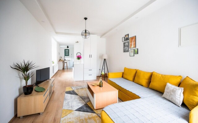 Modern Studio Apartment in the Old Town