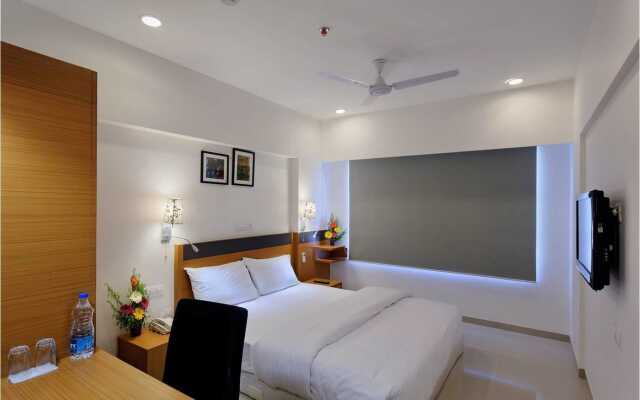 Hi5 Hotel & Experience