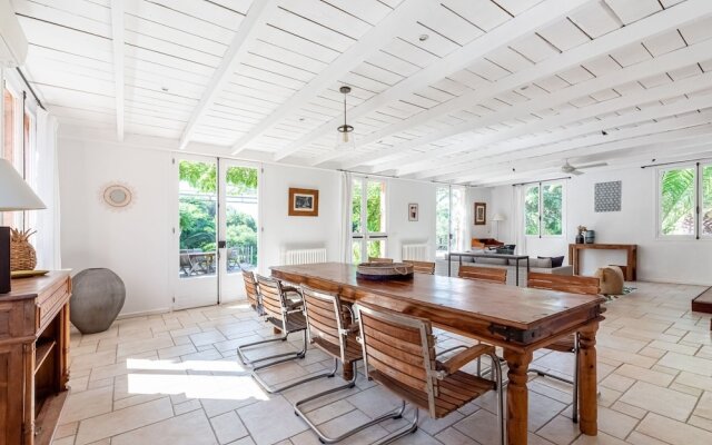 Lavish Holiday Home in La Croix-valmer With Swimming Pool