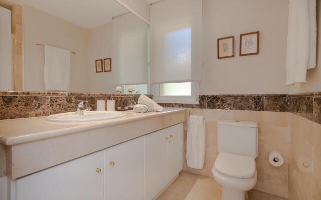 18166 - Superb Front Line Location - Heated Pool