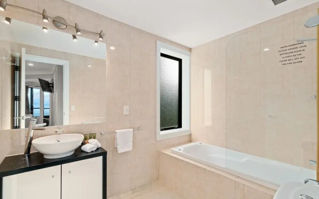 6-Bedroom Penthouse Apartment - The Beacon