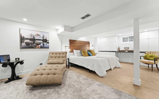 Specious Fully Private Studio apt With Laundry