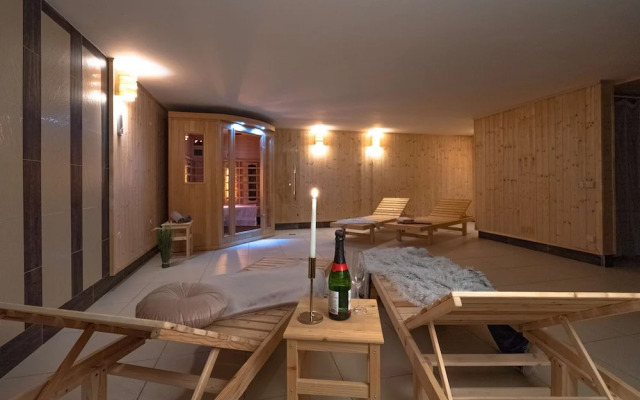 Villa in Prague With Jacuzzi