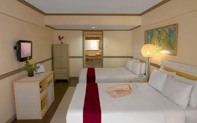 White Rock Waterpark and Beach Hotel