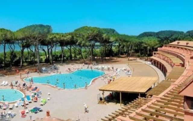 Attractive Holiday Home in Follonica near Sea