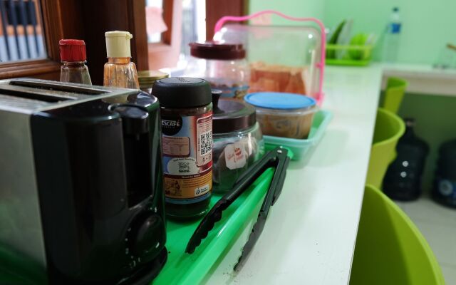 HOZ Bed and Breakfast - Hostel